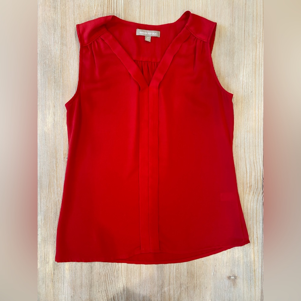 Banana Republic Women’s Tank/ Sleeveless Top - Red